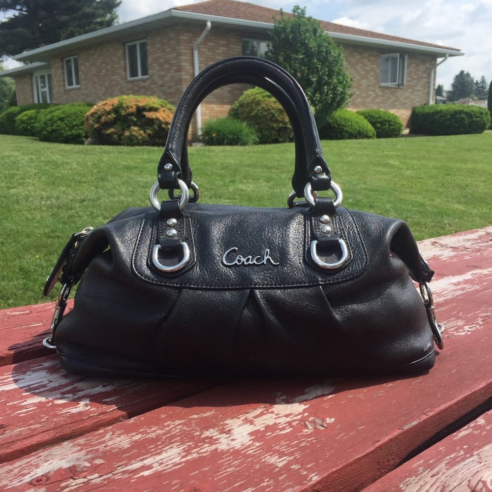 🌹 Coach Ashley Signature Sateen Black Leather Bag